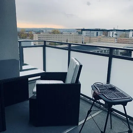 Mit Penthouse Charakter In דירה דרזדן